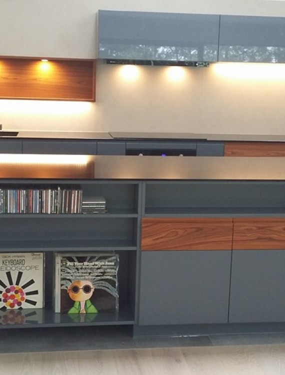 Konyha Mega-Tolóajtó Kft (98)