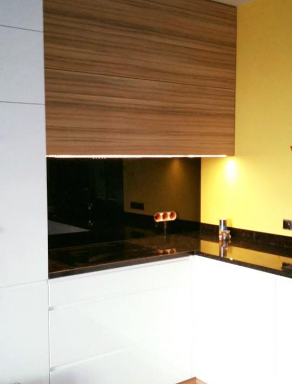 Konyha Mega-Tolóajtó Kft (118)