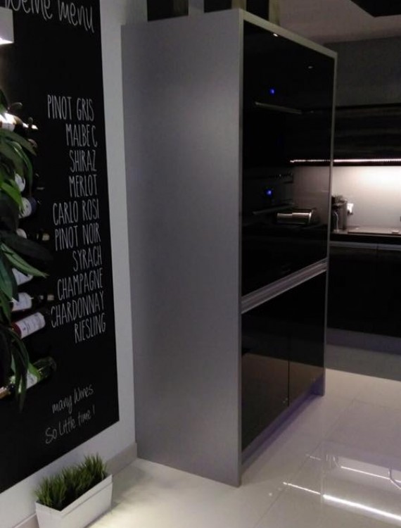 Konyha Mega-Tolóajtó Kft (131)