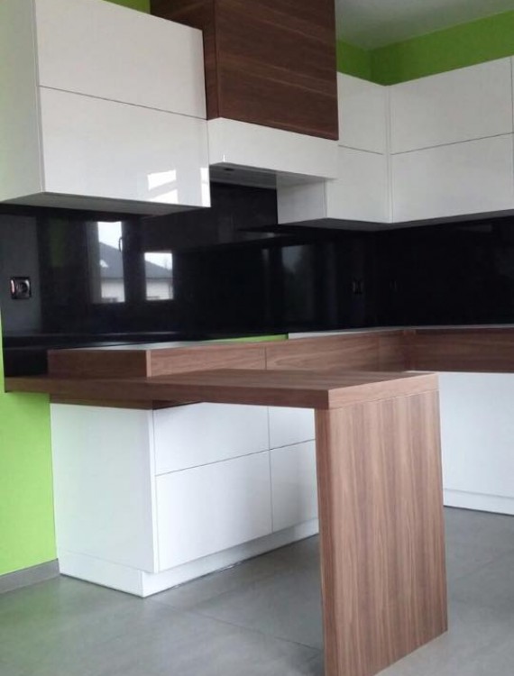 Konyha Mega-Tolóajtó Kft (153)