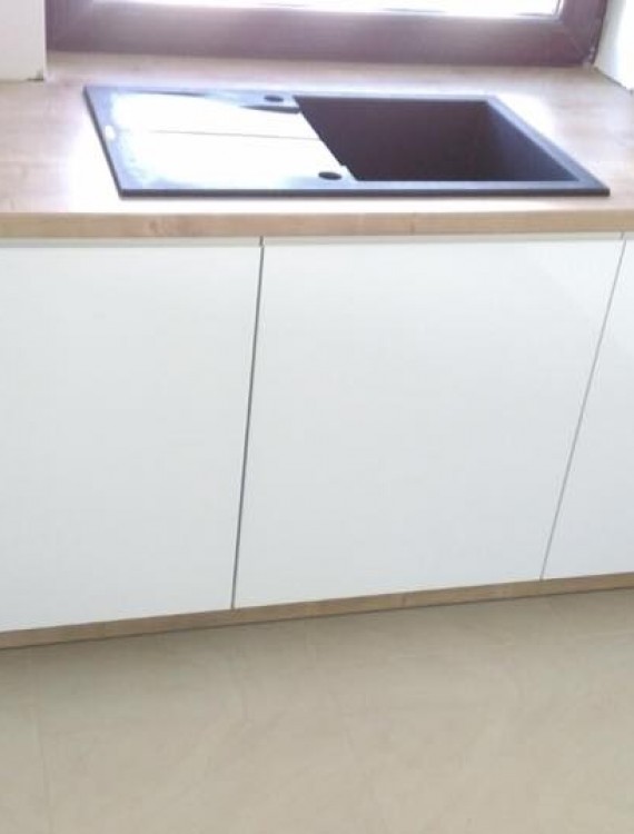 Konyha Mega-Tolóajtó Kft (180)