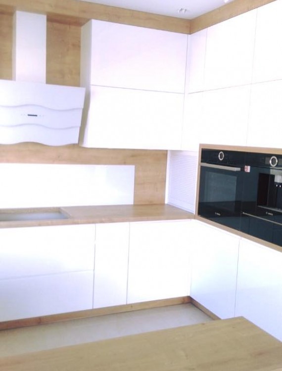 Konyha Mega-Tolóajtó Kft (182)