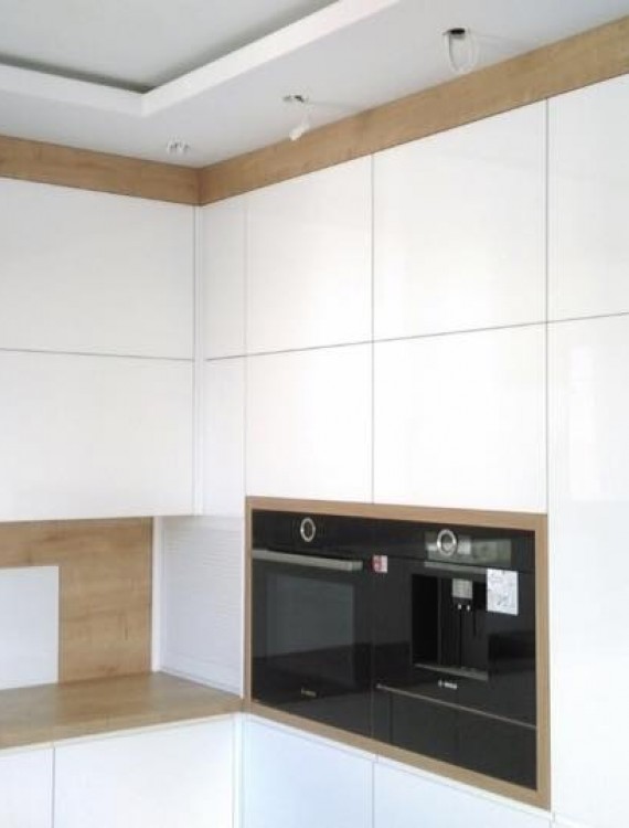 Konyha Mega-Tolóajtó Kft (185)