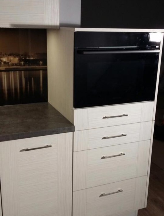 Konyha Mega-Tolóajtó Kft (186)